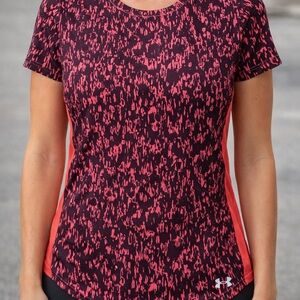Under Armour Women's Orange and Purple Short Sleeve Top size S